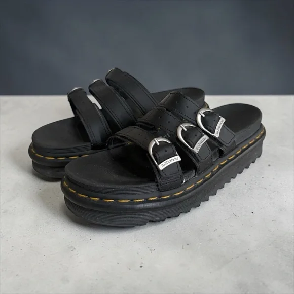 Doc Marten’s Women’s Black Blair Slides! Size 7 - Picture 2 of 11